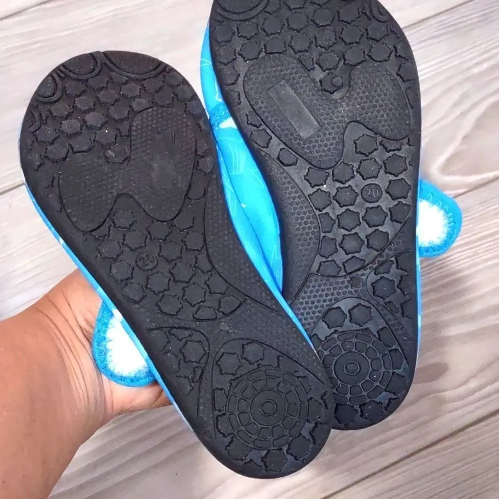 (54-1889) HIITAVE Water Shoes Sz 12/13